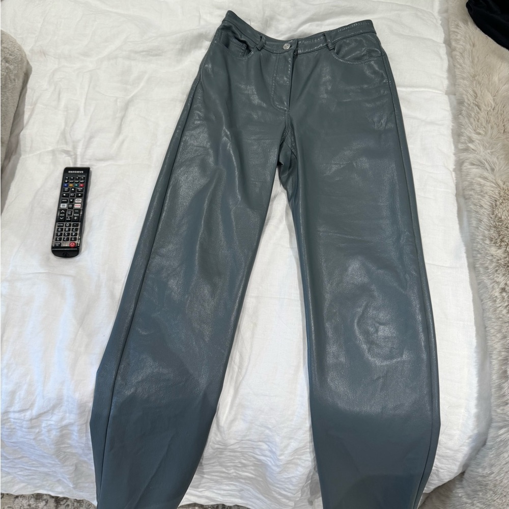 ARITZIA LEATHER PANTS, grey/blue size 2